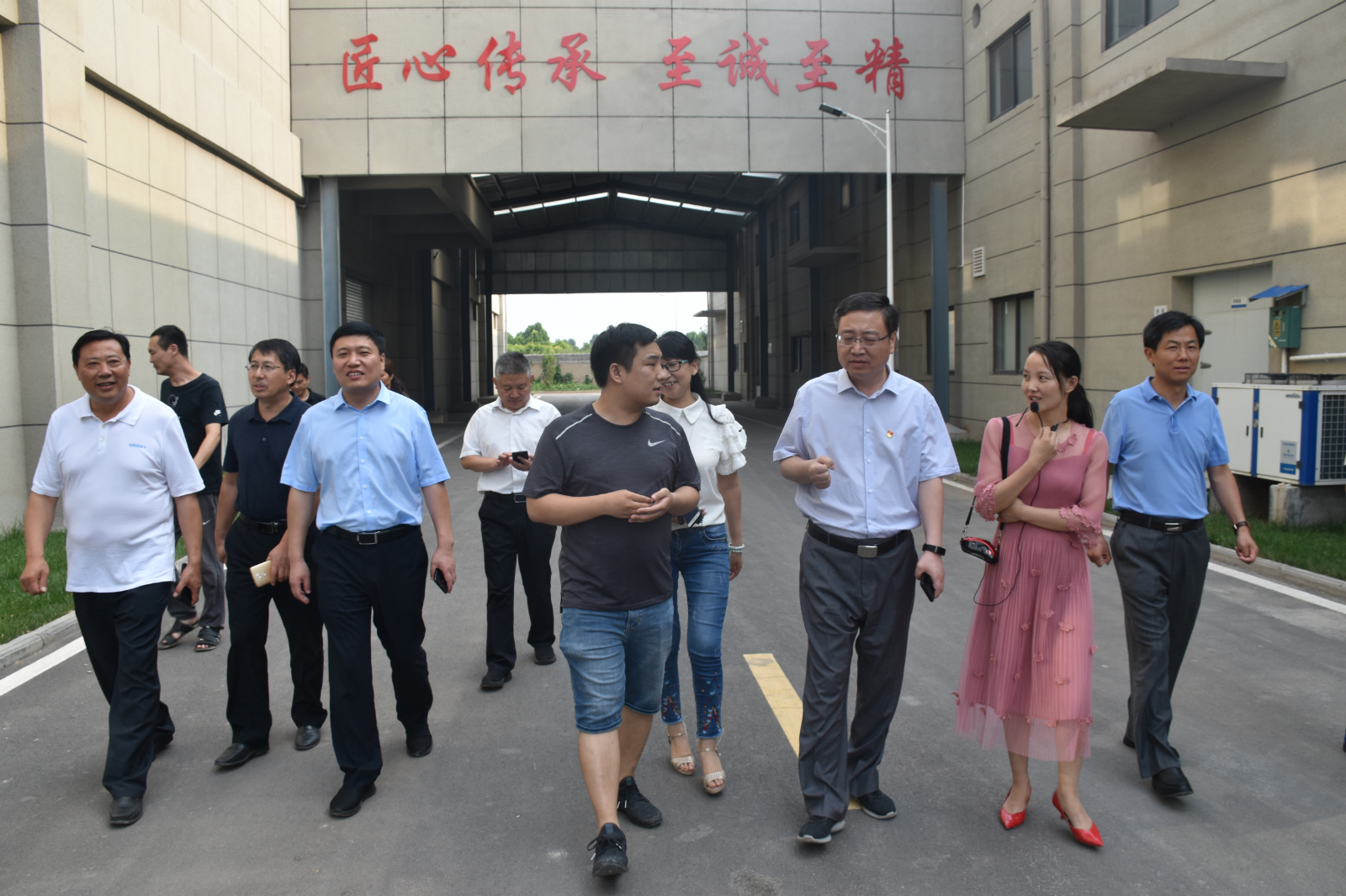 秦迎军参观调研聖博健康产业园